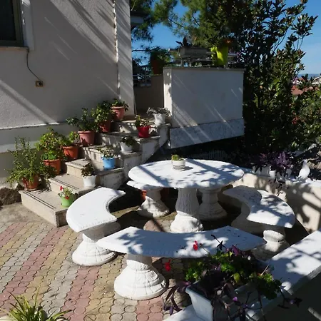 House - Bedroom For 5 People - 1st Floor - A *