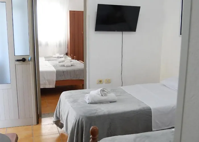House - Bedroom For 5 People - 1st Floor - A * Velipojë