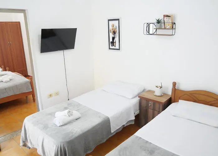 House - Bedroom For 5 People - 1st Floor - A 펜션