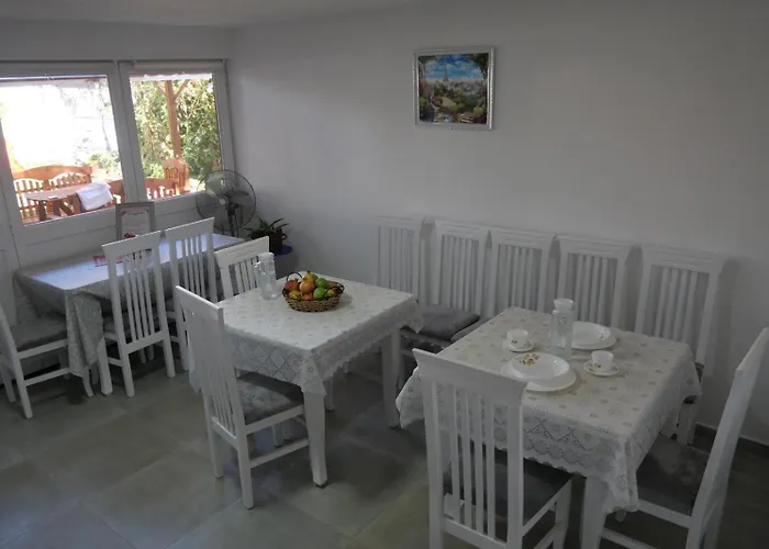펜션 House - Bedroom For 5 People - 1st Floor - A Velipojë