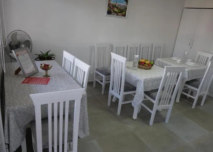 House - Bedroom For 5 People - 1st Floor - A 펜션 Velipojë
