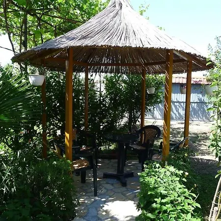 House - Bedroom For 5 People - 1st Floor Velipojë